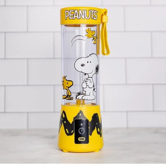 Uncanny Brands Peanuts, Snoopy, & Woodstock USB Rechargeable Portable Blender - Picture 2 of 11